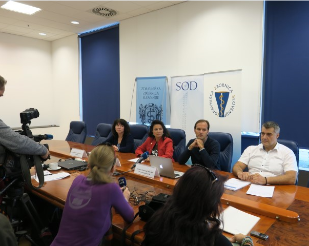 Z leve: Martina Mikac Cankar, dr. dent. med., Sanda Lah Kravanja, dr. dent. med., Krunoslav Pavlović, dr. dent. med., in Saša Savić, dr. dent. med.