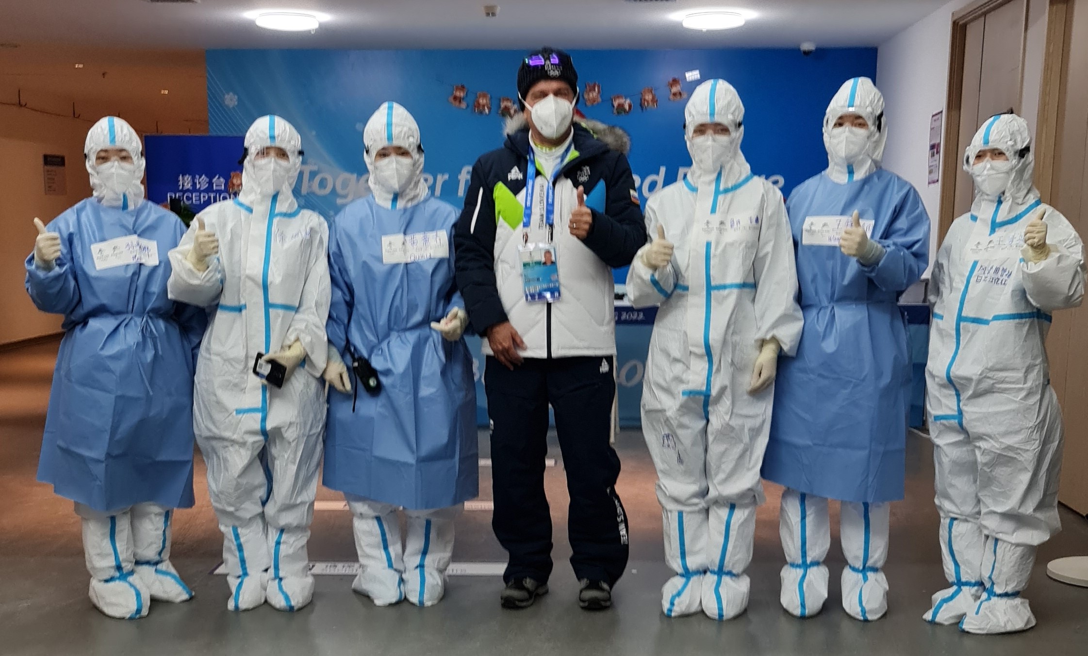 Obisk poliklinike Yanqin_manjsi