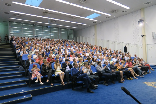 Svecana podeltev_licencnih listin Svecana podeltev_licencnih listin